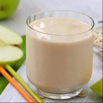 El licuado de fruta y cereal que ayuda a bajar la presión arterial