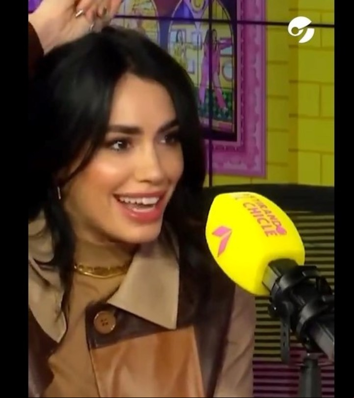 Lali estuvo de visita en el podcast "Estirando el chicle".