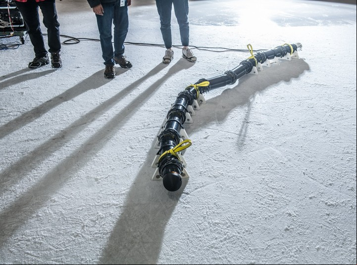 El robot pesa alrededor de 100 kilos y mide 4 metros de largo (NASA).