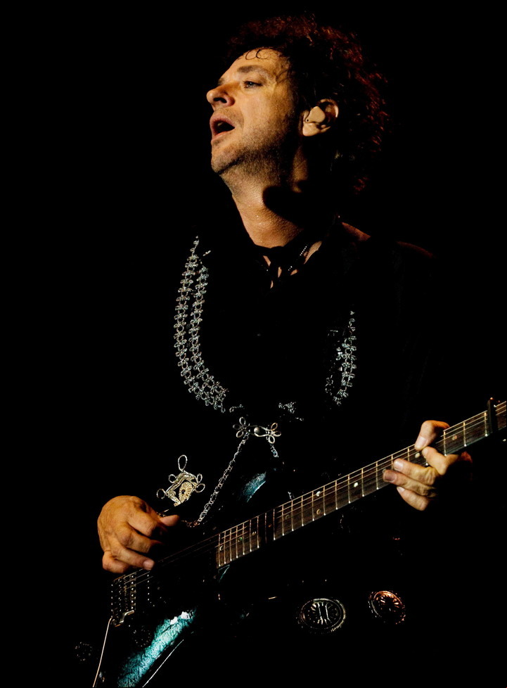Las últimas horas de Gustavo Cerati antes de caer en coma por un ACV. Se acerca el final. Cerati el lunes 11 de mayo de 2010 en Medellín, Colombia./ EFE/FEDERICO RIOS