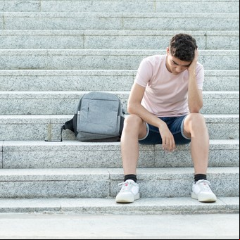 Por qué las hormonas cambian la conducta de un adolescente varón