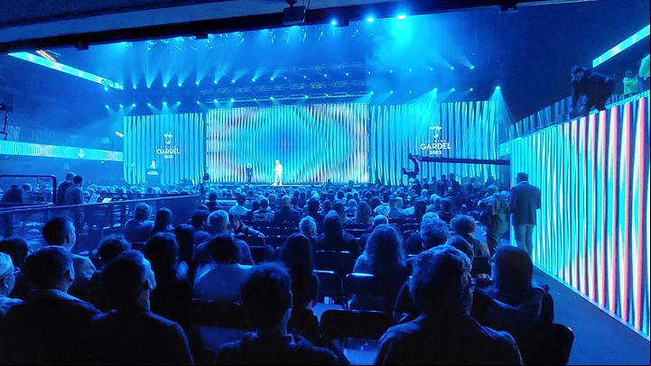 Una vista de la sala del Movistar Arena durante el inicio de los Premios Gardel. Foto: Martin Bonetto.