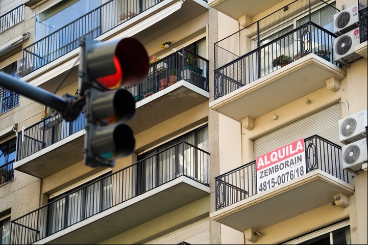 Lo que se paga ahora por entrar a un alquilar es bastante más del doble que un año atrás. Foto: Andrés D'Elía.