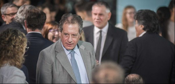 Después de devaluar, el Banco Central sube la tasa 21 puntos porcentuales y la lleva a 118%