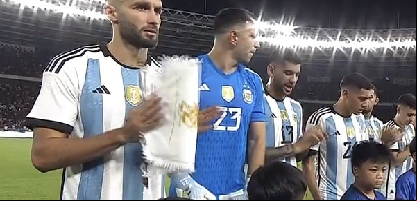 Germán Pezzella, capitán ante la ausencia de Messi: sus antecedentes y la anécdota increíble en el predio de Ezeiza