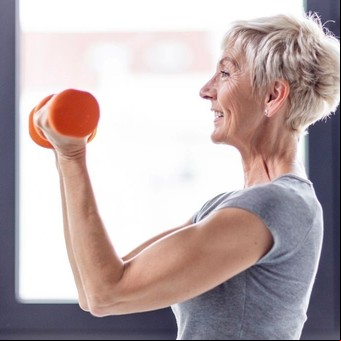 La vitamina que ayuda a ganar fuerza muscular y muchos suelen ignorar