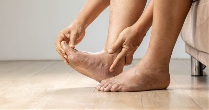 La vitamina D es clave para mejorar el dolor y la hinchazón en los pies.
