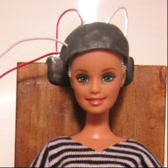 La historia de la "Barbie" más siniestra del mundo que se viralizó en Twitter