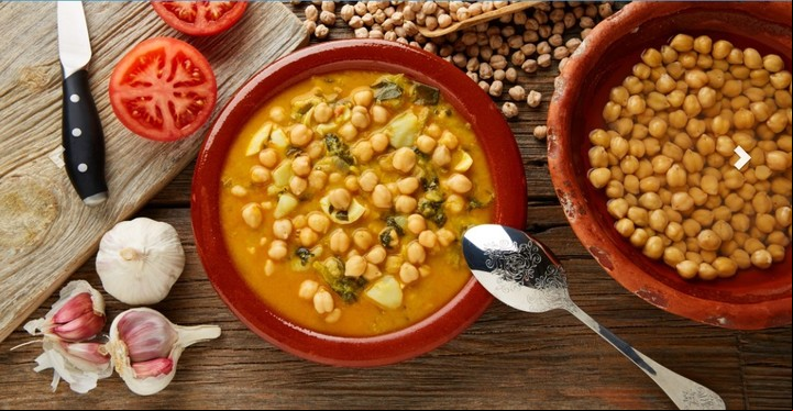 Legumbres: guiso de lentejas y garbanzos.