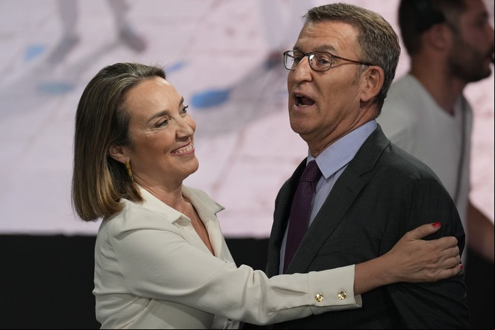 Cuca Gamarra y Alberto Nunez Feijoo. Foto: Bloomberg