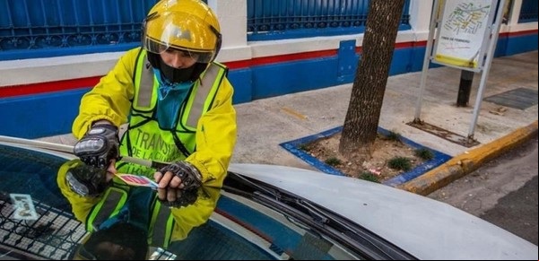 Este es el costo de la multa por estacionar mal en CABA