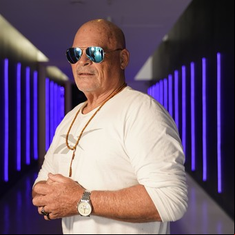 El Alfa que nadie conoce, un loco por los autos que se sentía feo: cómo era la vida de Walter Santiago antes de ser el más famoso de Gran hermano