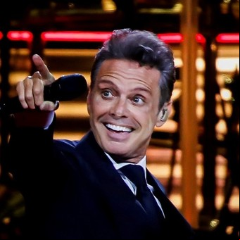 Luis Miguel y sus vínculos con el poder político mexicano: cantó en los 15 de la hija de un presidente y en la boda de otra, ¿por qué?
