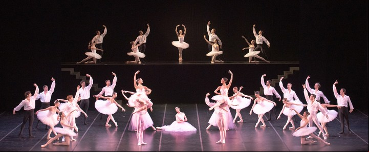 El Ballet Estable del Teatro Colón es una compañía que destaca por su solidez. Foto Prensa Teatro Colón/Arnaldo Colombaroli