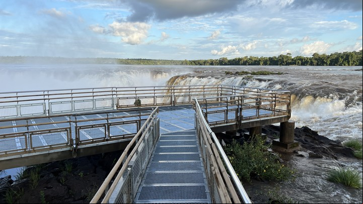 Imponentes, las Cataratas del Iguazú. Foto Turismo de Misiones