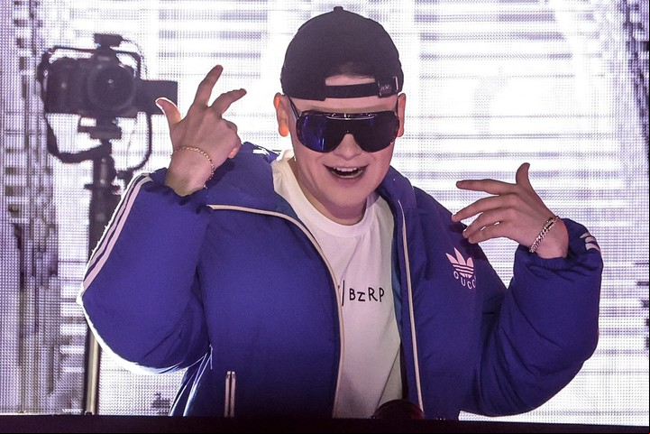 El DJ y productor argentino Bizarrap, premiado por los Latin Grammy con múltiples nominaciones Foto: EFE