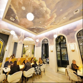 Nuevos restaurantes escondidos en edificios históricos: comer en “la París de Sudamérica”