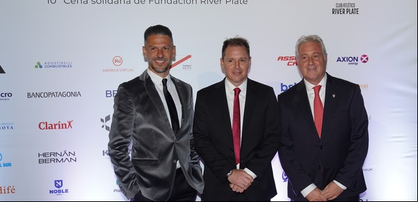 Las perlas de la cena de la Fundación River: una foto para fortalecer lazos entre Demichelis y el plantel