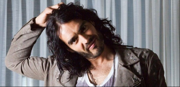 El actor Russell Brand, acusado de violación, agresiones sexuales y maltrato, fue cancelado en la BBC 