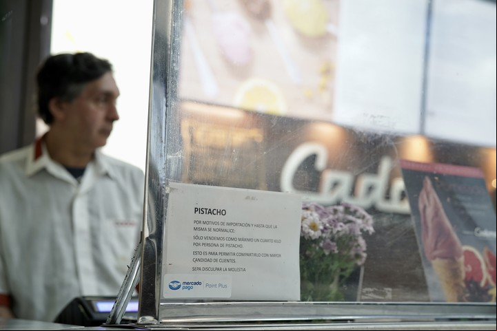 La famosa Cadore tuvo este cartel: "Sólo vendemos como máximo un cuarto kilo de pistacho"