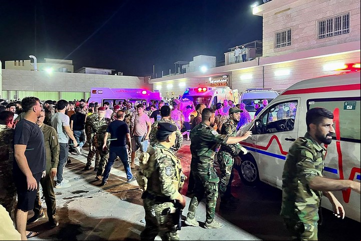 El operativo de emergencia en la boda trágica en Irak. Foto Zaid Al-Obeidi / AFP