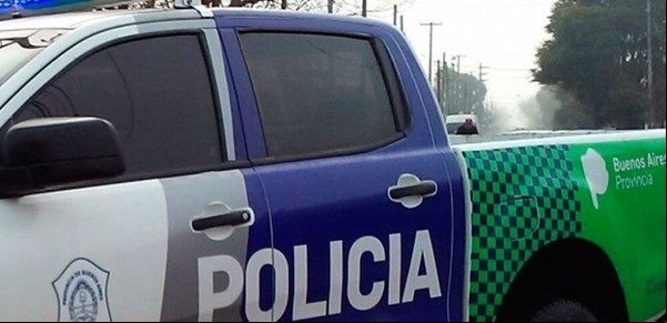 Un policía mató de al menos cuatro disparos a un delincuente que intentó robarle la moto 