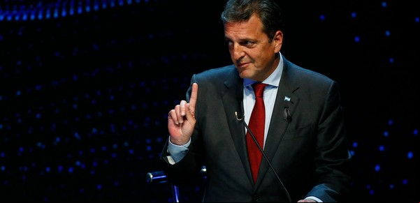 Dólar caliente: a ocho ruedas de las elecciones, se disparó el blue y llegó a los $945