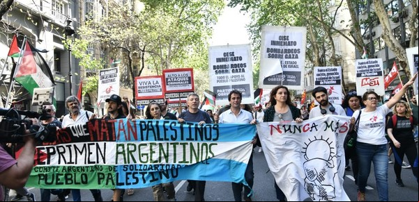 Guerra Israel-Hamas: la izquierda marchó para repudiar el contraataque sobre Gaza