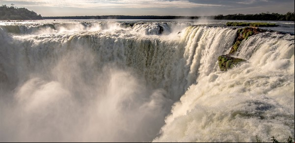 Empieza la reconstrucción de la pasarela a la Garganta del Diablo en las Cataratas: por qué se dañó y cuándo abrirá a las visitas