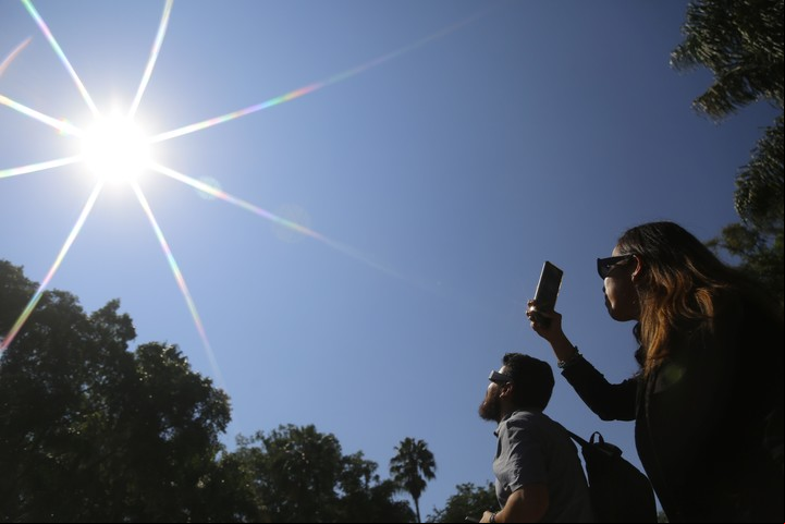 Santa Cruz será el mejor lugar para ver el eclipse solar anular, denominado “el anillo de fuego”. Foto: EFEFrancisco Guasco.