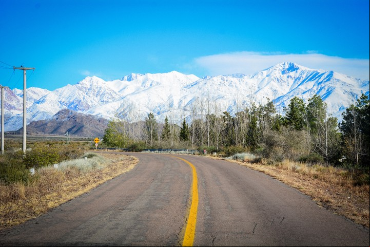 La ruta provincial 89 recorre montañas y valles cordilleranos. Foto Min. Cultura y Turismo Mendoza