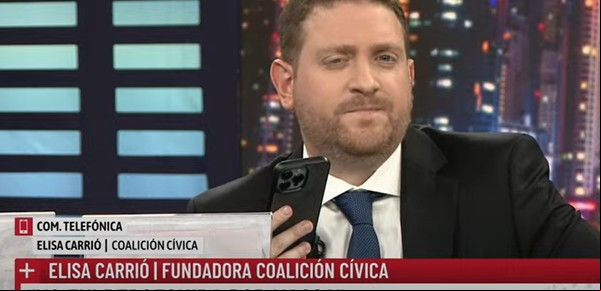 Tenso cruce al aire entre Elisa Carrió y Jonatan Viale por una comparación electoral con el Holocausto: "¡Respeto vos!"
