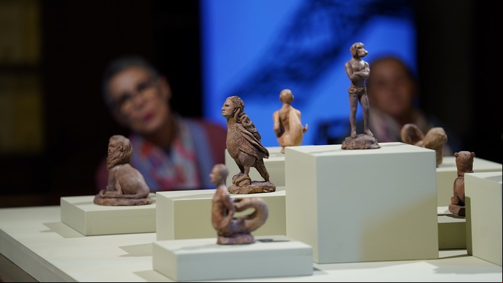 Miniaturas de la serie "Híbridos" de Adriana Bustos en Archivo de Indias, Sevilla.
Foto: Ariel Riveiro