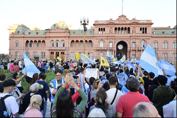 Marcha opositora contra Sergio Massa en el Obelisco y la Plaza de Mayo