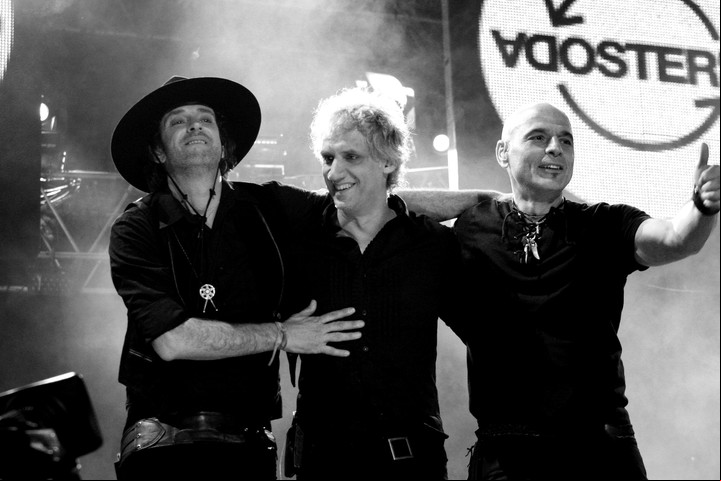 Gustavo Cerati, Charly Alberti y Zeta Bosio en la despedida de Soda Stereo en la gira "Me verás volver", de 2007, a diez años de la separación de 1997. Foto gentileza Damián Benetucci.