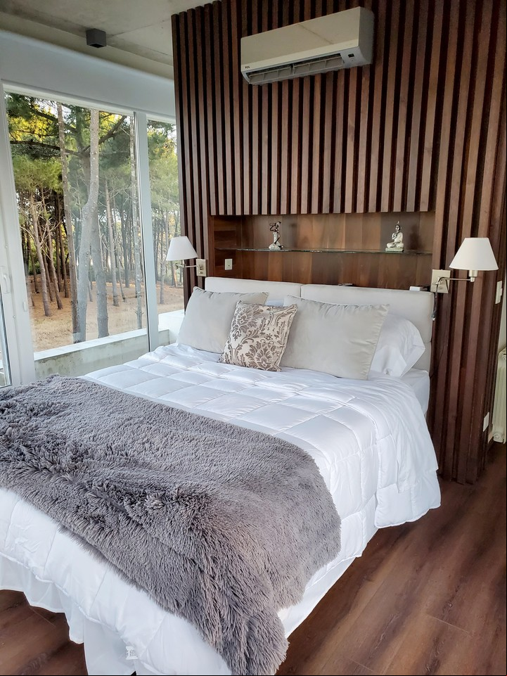 Dormitorio con Wood Slat  de Patagonia Flooring. Foto: Gentileza Patagonia Flooring.