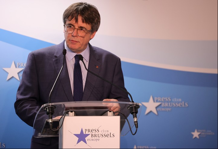 El ex presidente catalán, Carles Puigdemont durante la conferencia de prensa en Bruselas. Foto: EFE