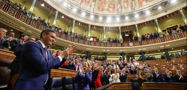 "Ha engañado a todo el mundo, no tiene derecho a presidir": duras críticas de los españoles a Pedro Sánchez