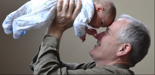 Cuál es la mejor edad de los hombres para convertirse en padres según la ciencia