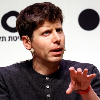 Cientos de empleados de OpenAI amenazan con renunciar e irse a Microsoft con Sam Altman