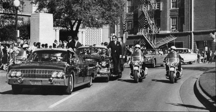La caravana presidencial en Dallas. Foto: AP