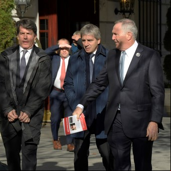 Luis Caputo fue al Tesoro y al FMI para presentar el plan de ajuste que prepara el gobierno de Javier Milei