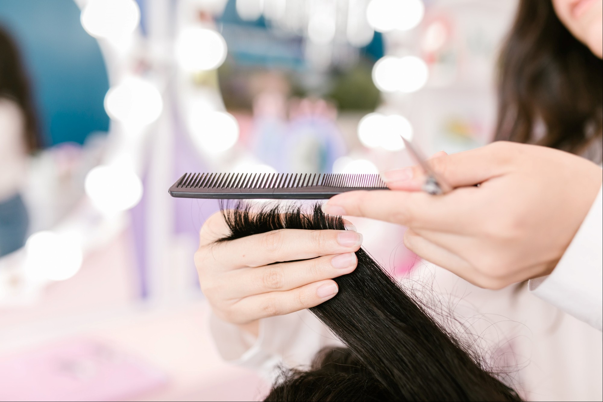 Calendario lunar de febrero 2025: los mejores días para cortar el cabello según las fases de la Luna