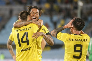 Fútbol uruguayo, insólito: Peñarol le ganó la semi a Liverpool y jugará la final ¡contra el mismo rival!
