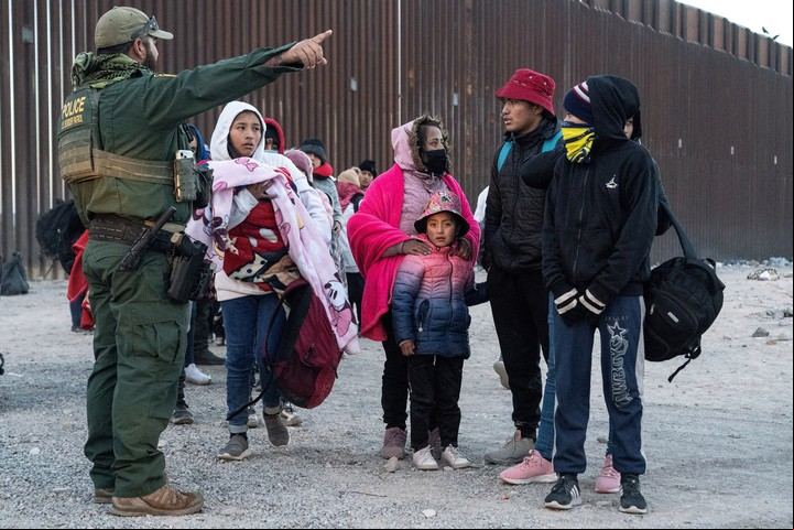 La cantidad de inmigrantes sin documentos que intentan entrar a EE.UU. aumenta sin cesar. Foto: REUTERS