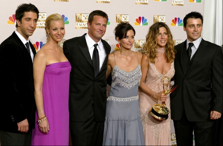David Schwimmer, Lisa Kudrow, Matthew Perry, Courteney Cox Arquette, Jennifer Aniston y Matt LeBlanc, en una ceremonia de los Emmy. Foto Reuters