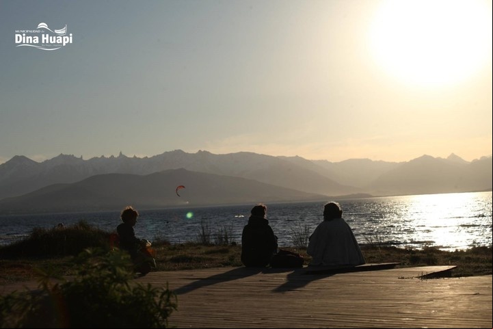 Vista del lago Nahuel Huapi, en Dina Huapi, a 17 kilómetros de Bariloche, Río Negro. Foto: Dirección de Turismo de Dina Huapi.