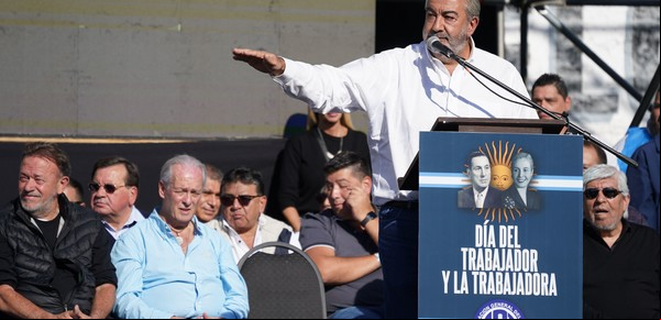 La CGT se reunió con los senadores de Unión por la Patria y busca las mayorías para frenar el DNU de Milei