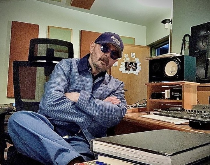 Indio Solari en su estudio de grabación casero. Foto: IG