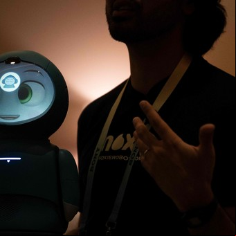 Moxie, el robot que "murió" y dejó a cientos de chicos sin su mejor amigo 
